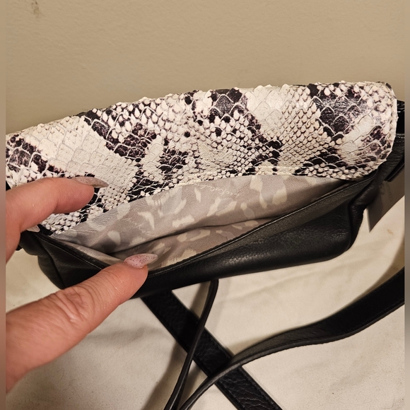 $168 genuine leather Sorrento mini crossbody vanilla snake Aimee kestenberg - Picture 3 of 16
